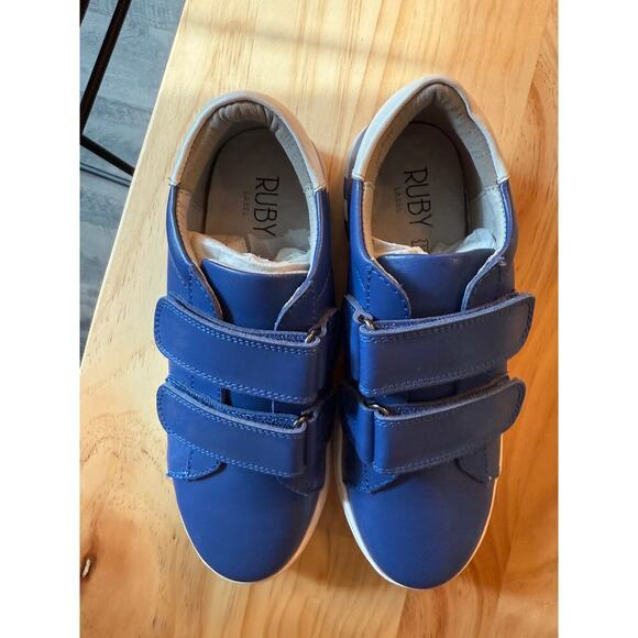 NWOB Ruby Label Genuine Leather Blue Striped & White Velcro Kid Shoes SZ‎ 3.5 US - Picture 2 of 6